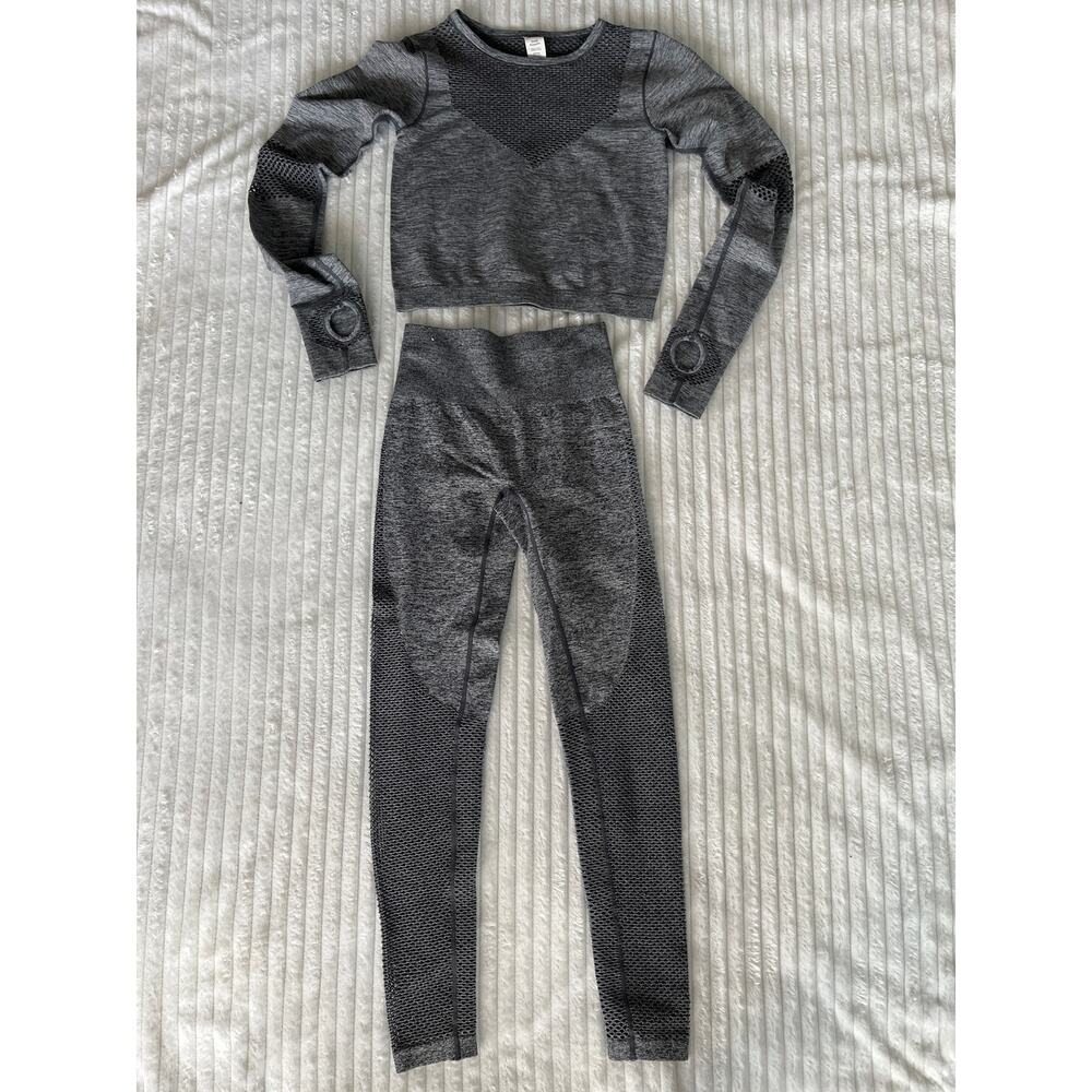 Lab Joy Women's 2Pc Long Sleeve Yoga Set Size S Gray Mesh and Thumb Hole NWOT